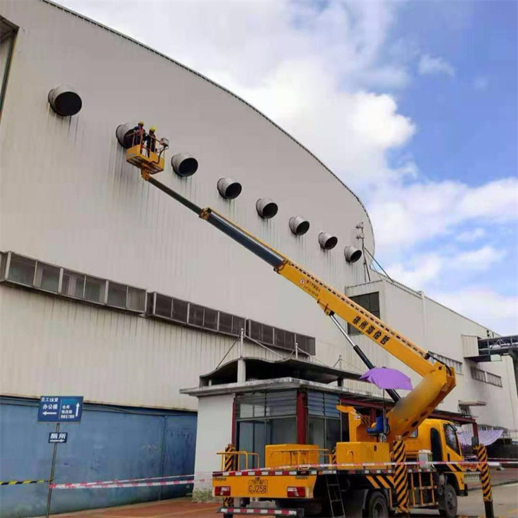 柳城高空作业车出租服务：专业广告牌安装解决方案