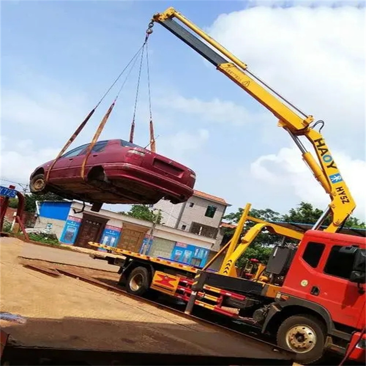 柳城吊车吊汽车的正确方法